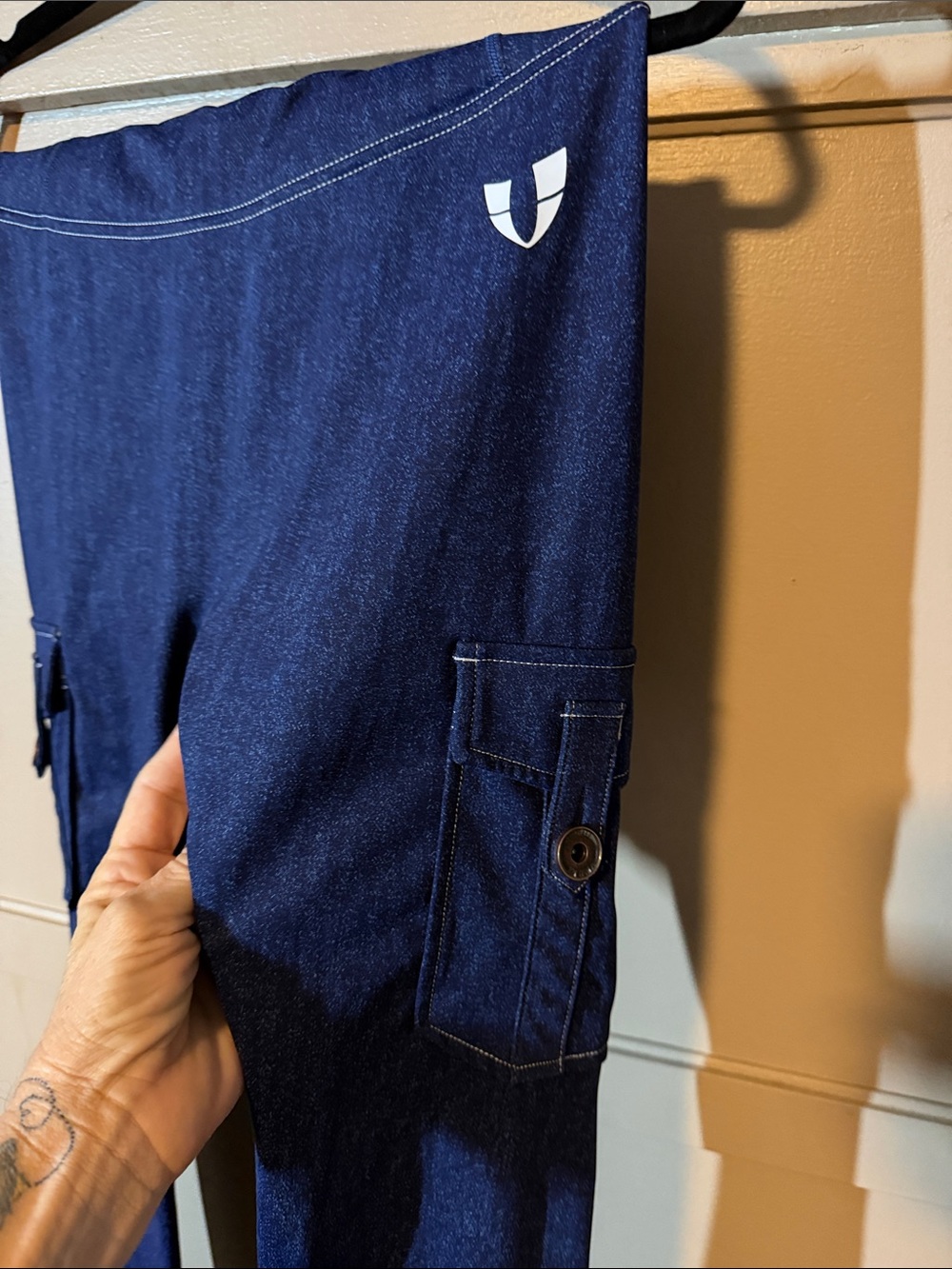 Blue Cargo Pocket Leggings - Women - Picture 2 of 5